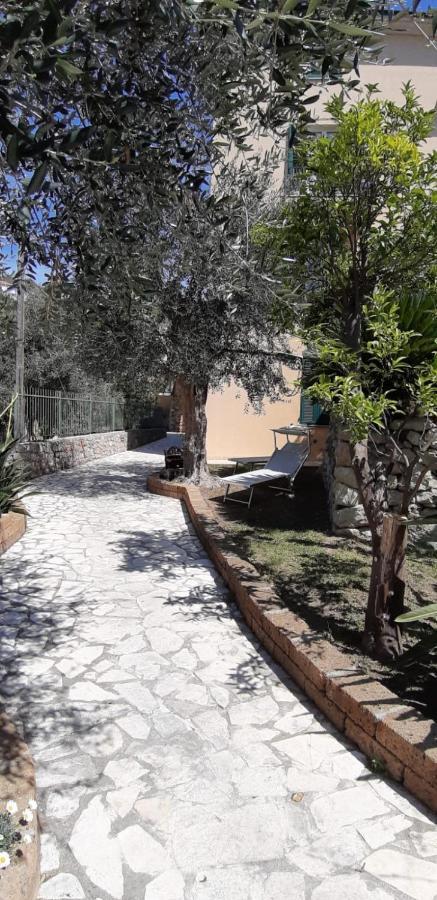 Rivierarent Appartamento Ulivo Finale Ligure Dış mekan fotoğraf