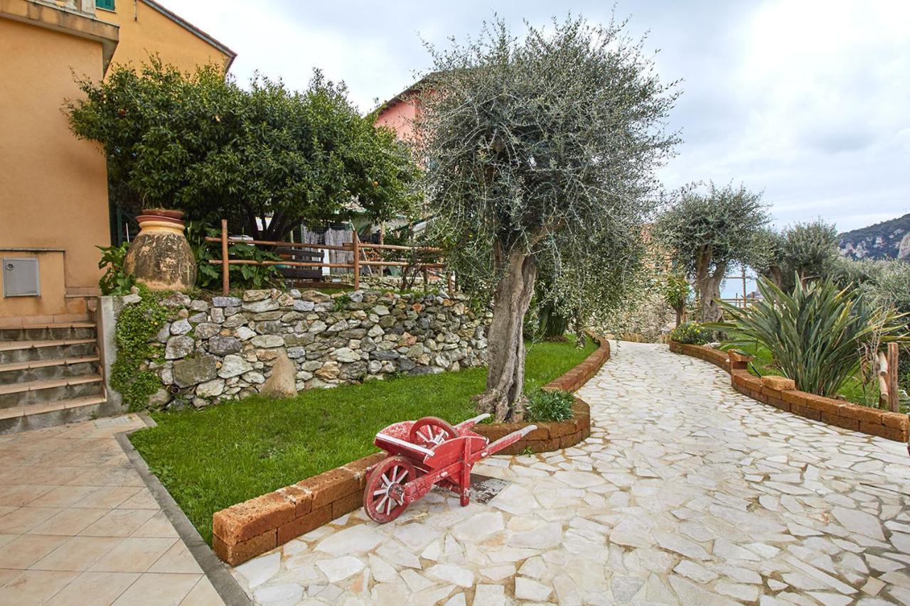 Rivierarent Appartamento Ulivo Finale Ligure Dış mekan fotoğraf